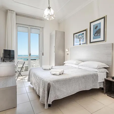 Caesar Hotel 3*